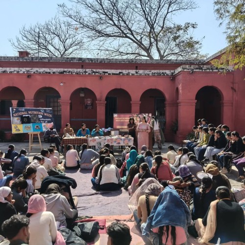  2026-02-12 A Two-day Workshop On Fabric Painting And Clay Art Was Organized